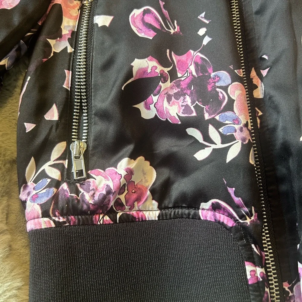 Bomber jacket - Picture 2 of 10